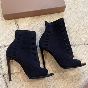 Gianvito Rossi Vires Knit Balck heels. Like new size 36,5